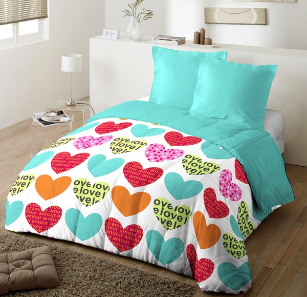 Nowe, kolorowe akcenty, które ożywią wnętrze sypialni