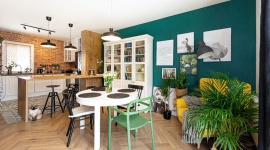 Mieszkanie w odcieniach natury Dom, LIFESTYLE - Przytulne mieszkanie zlokalizowane pod Koszalinem to nowy projekt pracowni Dobry Układ Sandra Białkowska. Przestrzeń odzwierciedla poczucie bliskości i więzi z naturą właścicielki.