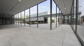 Nietypowy projekt architektoniczny - od pomysłu do realizacji Dom, LIFESTYLE - Współczesne projekty architektoniczne potrafią zaskakiwać pomysłowością. Ważny jest nie tylko aspekt funkcjonalny projektu, ale także estetyka. Producenci oferują takie rozwiązania, które z powodzeniem łączą w sobie wysokie parametry użytkowe z estetyką i jakością.