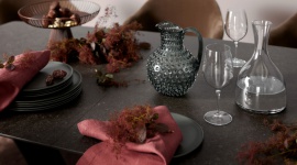 Podziel się chwilą! Świąteczny konkurs BoConcept Dom, LIFESTYLE - Lubisz łapać chwile i uwieczniać je w obiektywie aparatu? Pokaż, co wprawia Cię w świąteczny nastrój. Zrób zdjęcie udekorowanej choinki, wspólnego pakowania prezentów albo po prostu słodkiego, bożonarodzeniowego lenistwa i podziel się nimi na Instagramie.