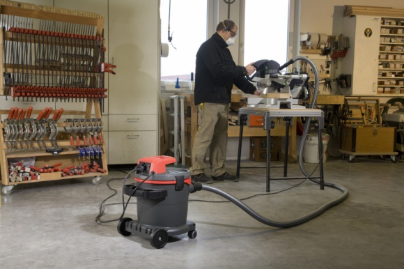 Porządki w warsztacie. Jaki odkurzacz wybrać? Dom, LIFESTYLE - Przy wyborze odkurzacza warsztatowego zwróćmy uwagę na jego moc. Niezwykle przydatne jest także otrząsanie filtrów. Dobrym pomysłem jest wybór odkurzacza do pracy na sucho i na mokro.