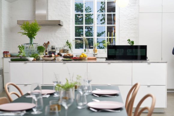 Gotowanie się zmienia. Stawiamy na jakość i ekologię. Dom, LIFESTYLE - W dobie dbałości o aspekty ekologiczne rezygnujemy z najtańszych, awaryjnych, mało wydajnych baterii, czy okapów i zwracamy coraz większą uwagę na sprzęt klasy premium.