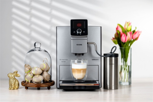 Premierowy model Nivony w limitowanej ofercie Dom, LIFESTYLE - Nivona, producent automatycznych ekspresów do kawy, wprowadził do oferty kolejny model popularnej serii 8 Nivona CafeRomatica 821. Na zakupione urządzenia producent udziela 3-letniej gwarancji i dołącza zestaw akcesoriów.