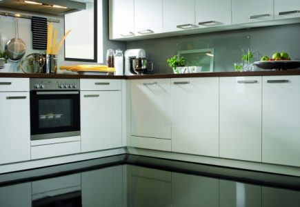 Montaż paneli laminowanych – wskazówki dla początkujących