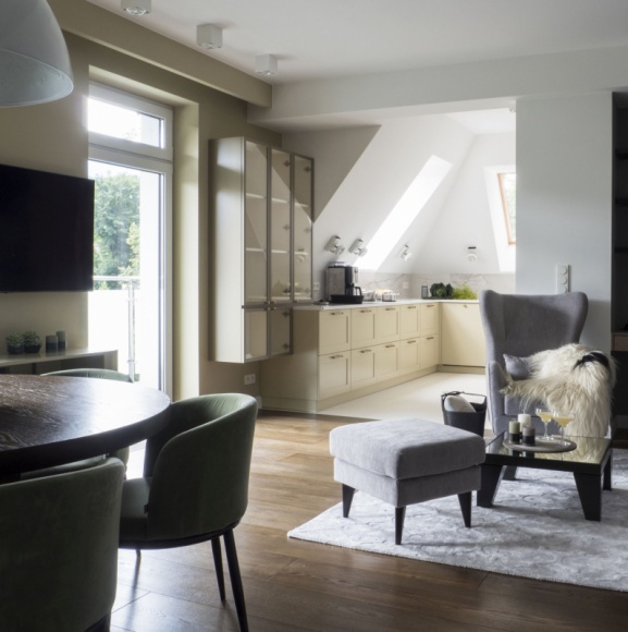 Apartament w Zakopanem – przytulne wnętrze na poddaszu Dom, LIFESTYLE - Zauroczone klimatem Zakopanego małżeństwo postanowiło stworzyć w stolicy polskich Tatr swój weekendowy azyl. Tutaj odpoczywają od zgiełku Warszawy ciesząc się kojącym widokiem gór.