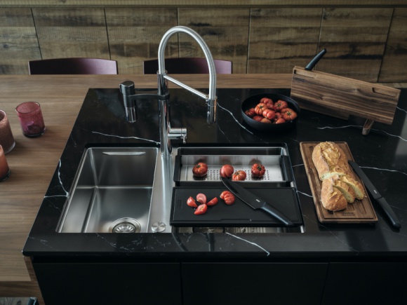 Nowe wersje Box Center Dom, LIFESTYLE - Box Center jest urządzeniem, które daleko wykracza poza funkcje zwykłego zlewozmywaka. Teraz model pojawia się w dwóch dodatkowych opcjach montażu i wielkościach.