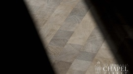 Podłogowa mozaika dla odważnych Dom, LIFESTYLE - Podłoga sztorcowa to z pewnością charakterystyczna, nietypowa i ciekawa opcja dla osób, które w życiu stawiają na oryginalność. Deski cięte w poprzek na każdym zrobią niesamowite wrażenie i sprawią, że wnętrze nabierze indywidualnego wyglądu.