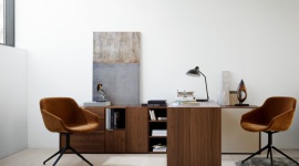 Nowa normalność? Romans domu z biurem według BoConcept Dom, LIFESTYLE - Na przestrzeni ostatnich kilku miesięcy praca w domu stała się dla wielu z nas rzeczywistością dnia powszedniego. Już przed pandemią Covid-19 obserwowaliśmy wzrost liczby pracowników decydujących się na wykonywanie pracy we własnych czterech kątach.