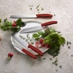 Moc czerwieni w kuchni – noże Victorinox
