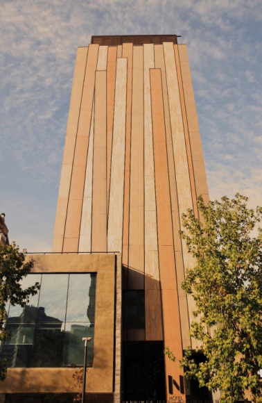 Powierzchnie doskonale naturalne Dom, LIFESTYLE - Marka Laminam, producent wielkoformatowych spieków kwarcowych opublikowała właśnie swój pierwszy w historii raport dotyczący polityki i strategii firmy w kontekście zrównoważonego rozwoju.