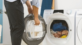 5 najczęstszych mitów dotyczących używania suszarek z pompą ciepła Dom, LIFESTYLE - Suszarka do ubrań to jeden ze sprzętów AGD, który od kilku lat zdobywa coraz więcej zwolenników. Ci, którzy są szczęśliwymi jej posiadaczami często nie wyobrażają sobie suszenia ubrań w inny sposób.