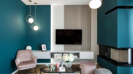 Dom w szlachetnych barwach – wnętrze nagrodzone w konkursie architektonicznym Dom, LIFESTYLE - Odcienie szmaragdu, wariacje na temat butelkowej zieleni oraz pudrowego różu, uzupełnione złotymi akcentami – to motywy dominujące w tym czteropoziomowym domu autorstwa pracowni KODO.