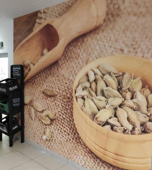 Marzenia na tapecie Dom, LIFESTYLE - Na tapetach Muraspec często spełniają się marzenia Klientów. Indywidualne projekty, zdjęcia, krajobrazy, stare pocztówki przenoszone są na winylowe bazy metodą cyfrowego nadruku.