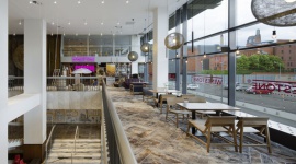 Razem, czy osobno? Hotel w czasach pandemii Dom, LIFESTYLE - Mimo dodatkowych obostrzeń związanych z pandemią, hotele pozostają wciąż otwarte. Wciąż trwają również prace nad nowymi inwestycjami. W jaki sposób zmieni je epidemia?