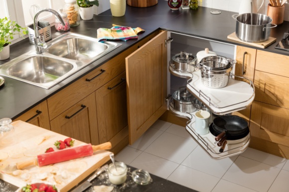 Mała, ale sprytna. Jak na niewielkiej powierzchni zaplanować kuchnię? Dom, LIFESTYLE - Kuchnia to pomieszczenie, gdzie projektowe niedociągnięcia i niewykorzystane przestrzenie przypomną o sobie co najmniej kilka razy dziennie. Jej układ i zastosowane meble mają znaczenie szczególnie wtedy, gdy jest niewielka.