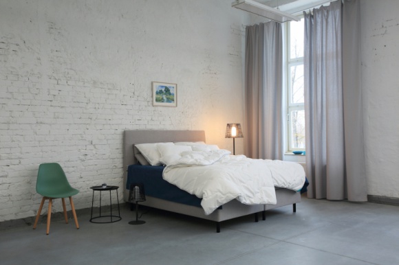 Podaruj bliskim dobry sen na Święta Dom, LIFESTYLE - Święta Bożego Narodzenia to doskonały czas, by poprzez dobór przemyślanego prezentu pokazać drugiej osobie, jak bardzo nam na niej zależy. Odpowiedni drobiazg to nie tylko uśmiech na ustach obdarowanej osoby.