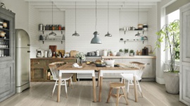 Zgrany duet, czyli z jakimi stylami łączyć drewnianą podłogę? Dom, LIFESTYLE - Podłoga – jej nie zmieniamy co sezon. Lata mijają, rozkładamy dywany, wymieniamy meble, przemalowujemy ściany, a drewniana podłoga, tak jak w dniu przeprowadzki, jest pięknym tłem dla mebli i dodatków.