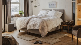 „Biały miesiąc” – czas styczniowych promocji Dom, LIFESTYLE - Początek roku to czas nowych postanowień, zmian w naszym życiu. To dobry okres by zatroszczyć się o nasze samopoczucie. Warto pomyśleć o tym jak i pod czym śpimy, ponieważ sen ma dla naszego zdrowia fundamentalne znaczenie.